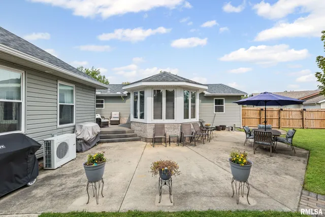 $250,000 | 521 Marquis Avenue, Centralia, IL 62801