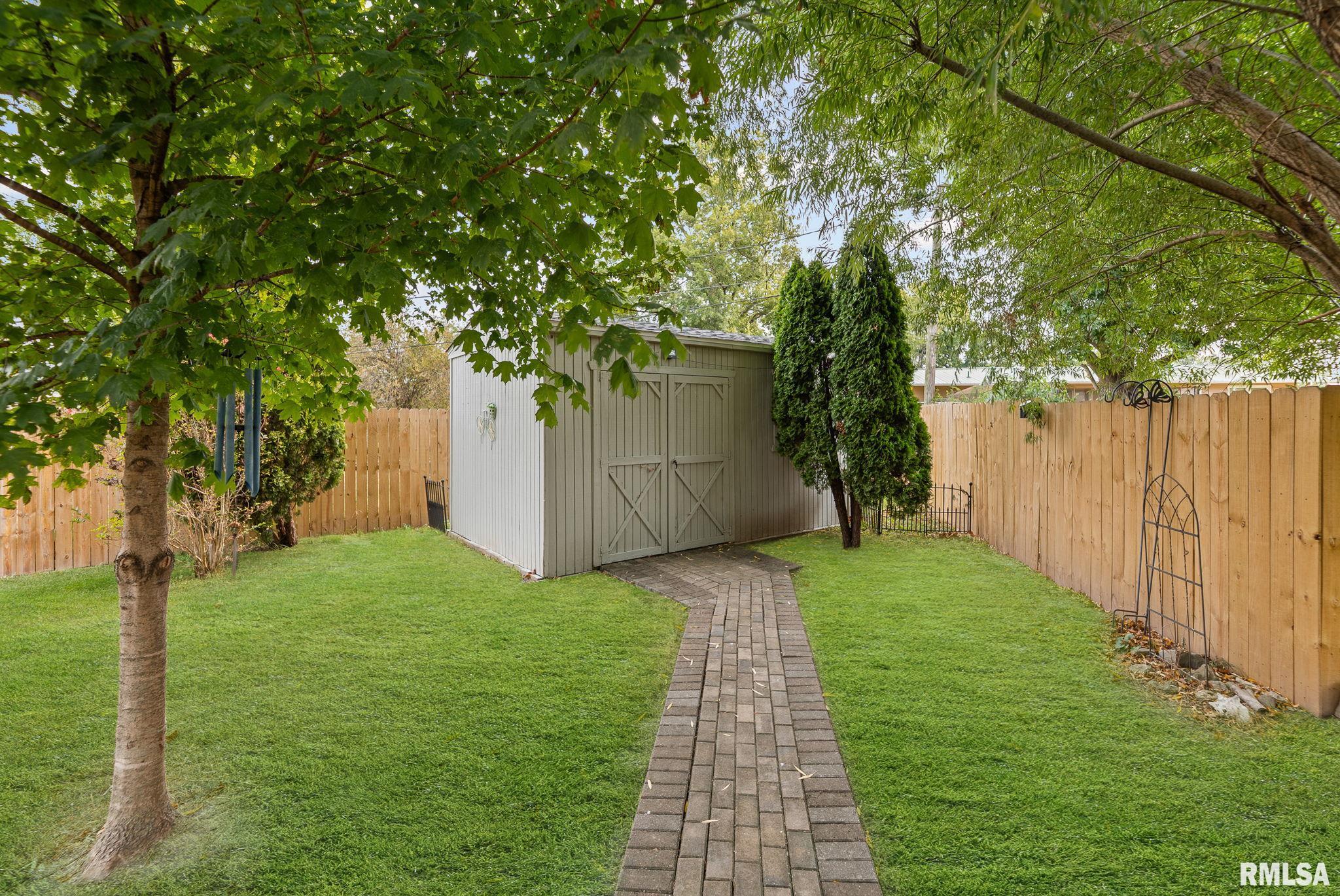 521 Marquis Avenue Centralia, IL 62801 - Photo 10 of 54