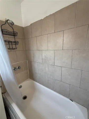 $1,600 | 8518 South Fir Avenue, Los Angeles, CA 90001