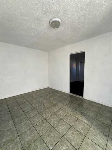 $1,600 | 8518 South Fir Avenue, Los Angeles, CA 90001