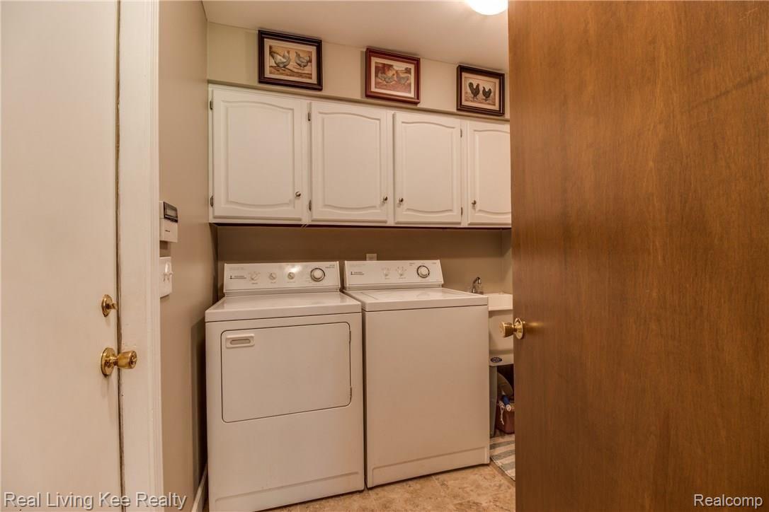 1366 Greenleaf Drive Rochester, MI 48309 - Photo 25 of 29 13.jpg