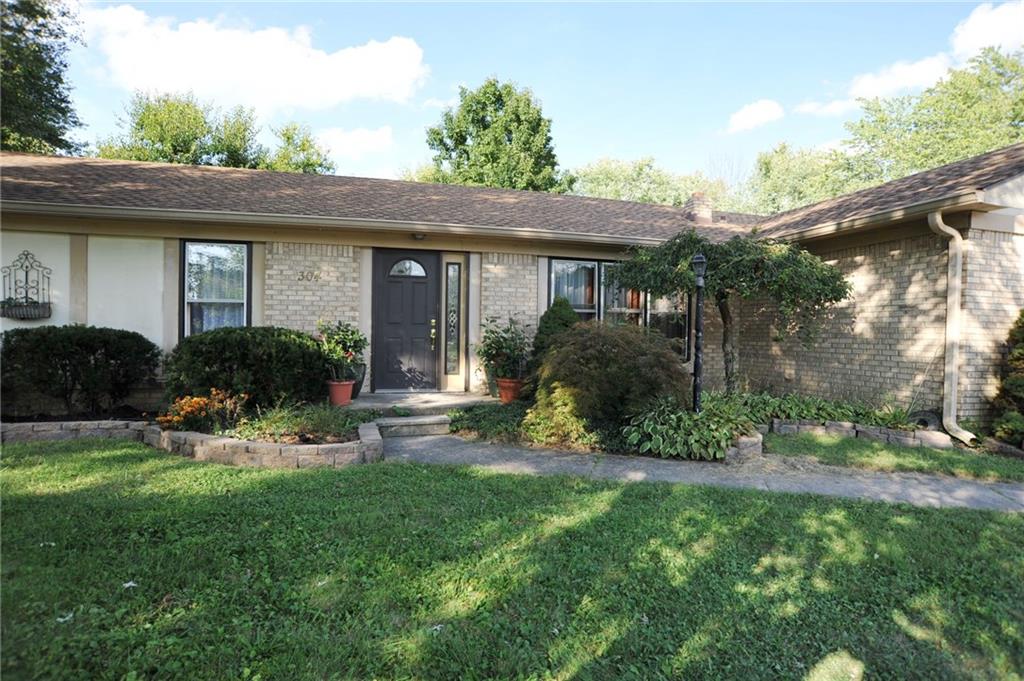 304 Dover Road Brownsburg, IN 46112 - Photo 2 of 23
