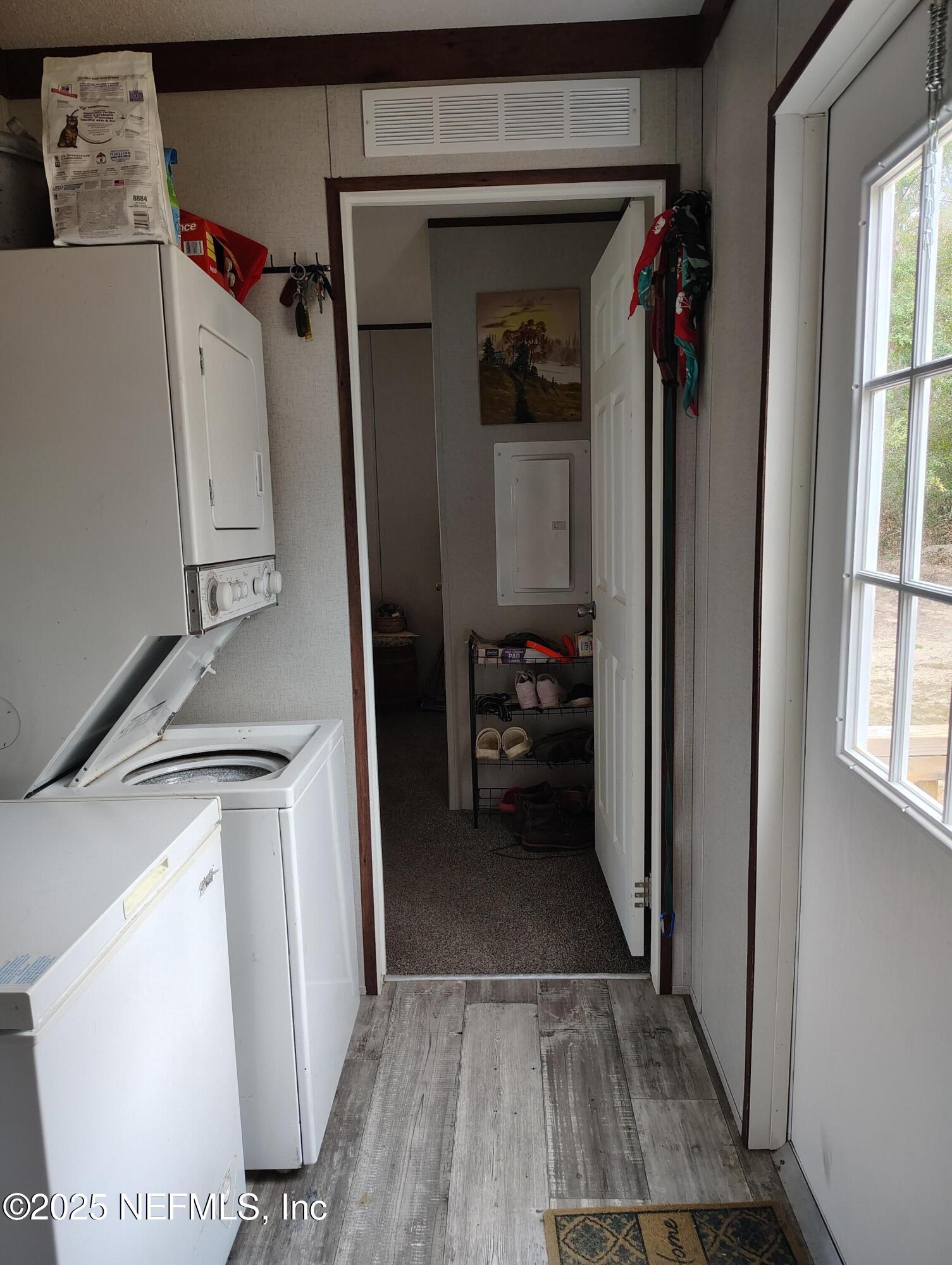 191 Kay Street Interlachen, FL 32148 - Photo 6 of 27 Hall/Laundry