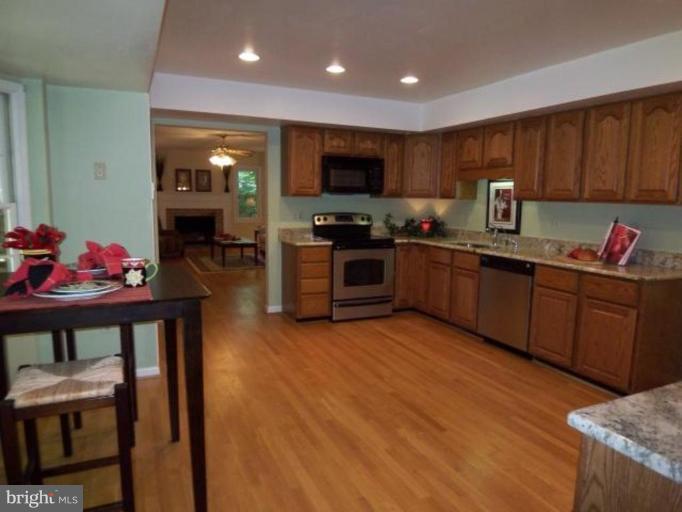 7402 Maple Branch Road Clifton, VA 20124 - Photo 20 of 27 Kitchen