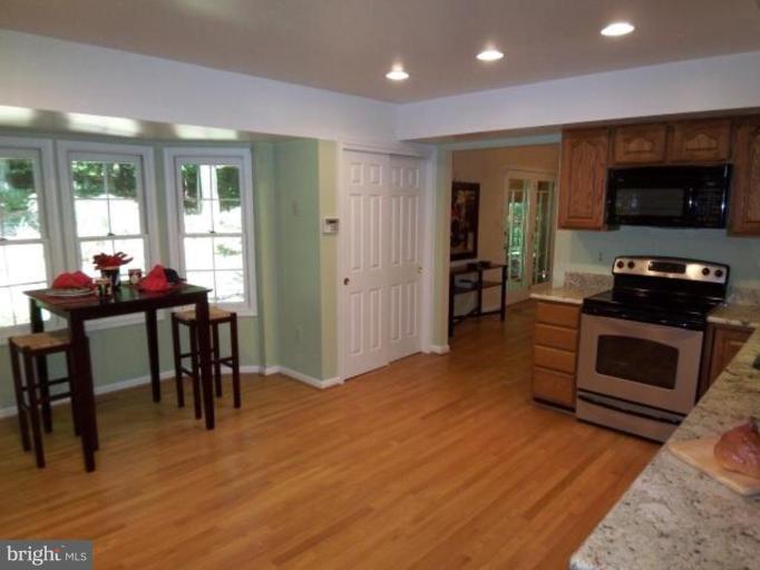 7402 Maple Branch Road Clifton, VA 20124 - Photo 22 of 27 Kitchen
