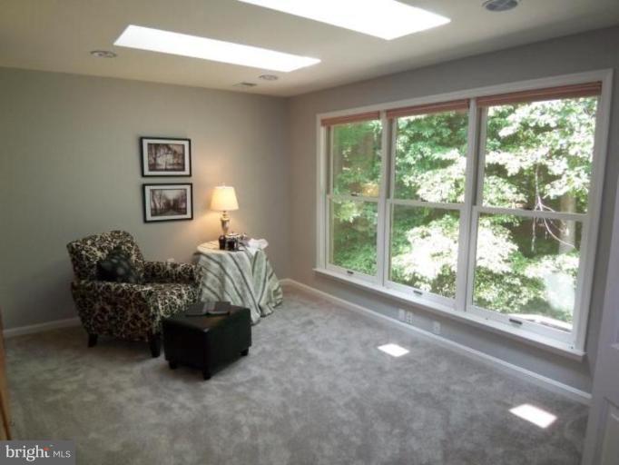 7402 Maple Branch Road Clifton, VA 20124 - Photo 7 of 27 MASTER BEDROOM SITTING ROOM