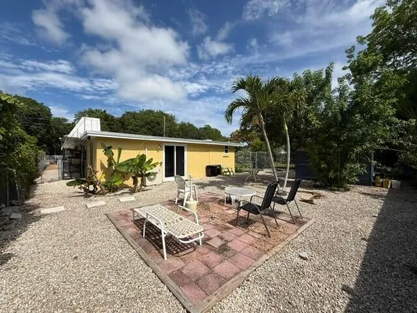 $1,800 | 577 Boyd Drive, Key Largo, FL 33037