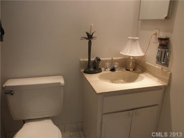 2225 Rexford Road, Unit A Charlotte, NC 28211 - Photo 12 of 16 Gallery Image 12