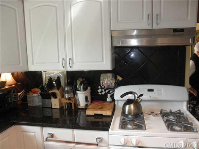 2225 Rexford Road, Unit A Charlotte, NC 28211 - Photo 8 of 16 Gallery Image 8