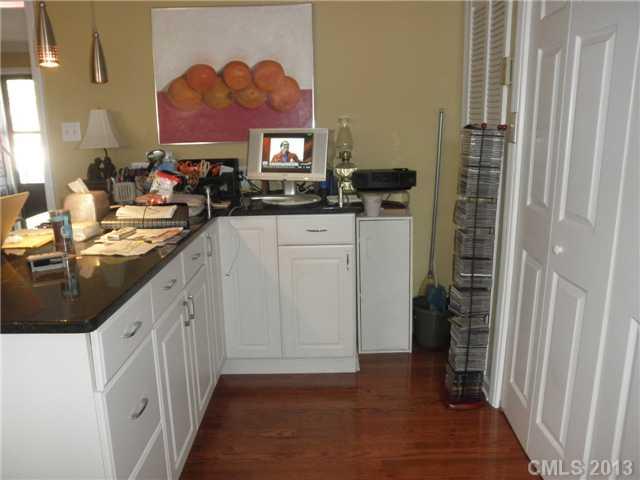 2225 Rexford Road, Unit A Charlotte, NC 28211 - Photo 9 of 16 Gallery Image 9