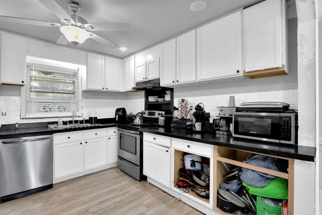 804 Rowland Road Stone Mountain, GA 30083 - Photo 13 of 27 Gallery Image 13