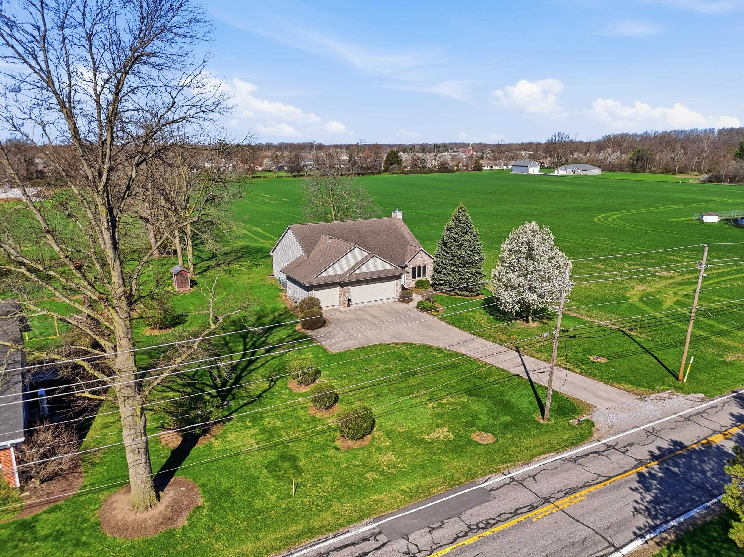 4011 Goeglein Road Fort Wayne, IN 46815 - Photo 2 of 36