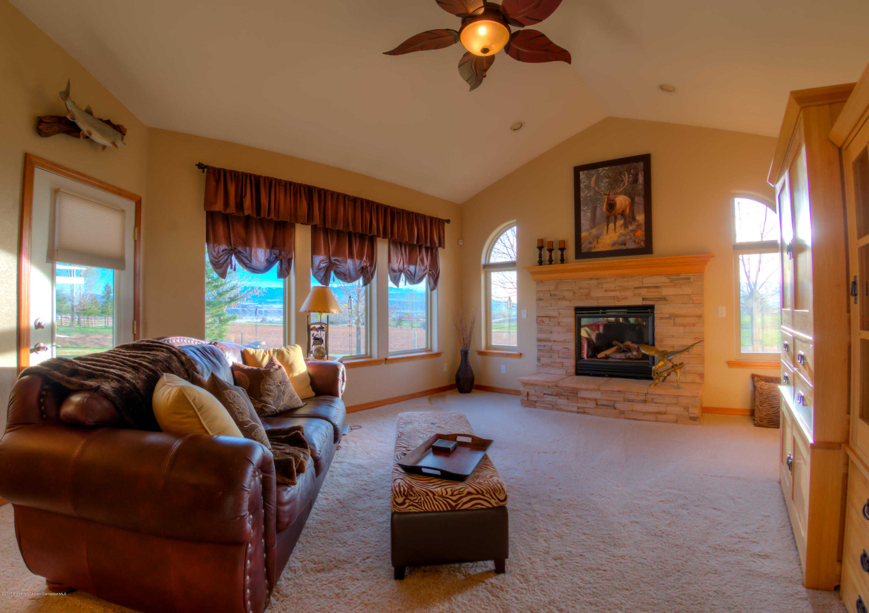 84 Lariat Road Silt, CO 81652 - Photo 5 of 30 LivingRoom