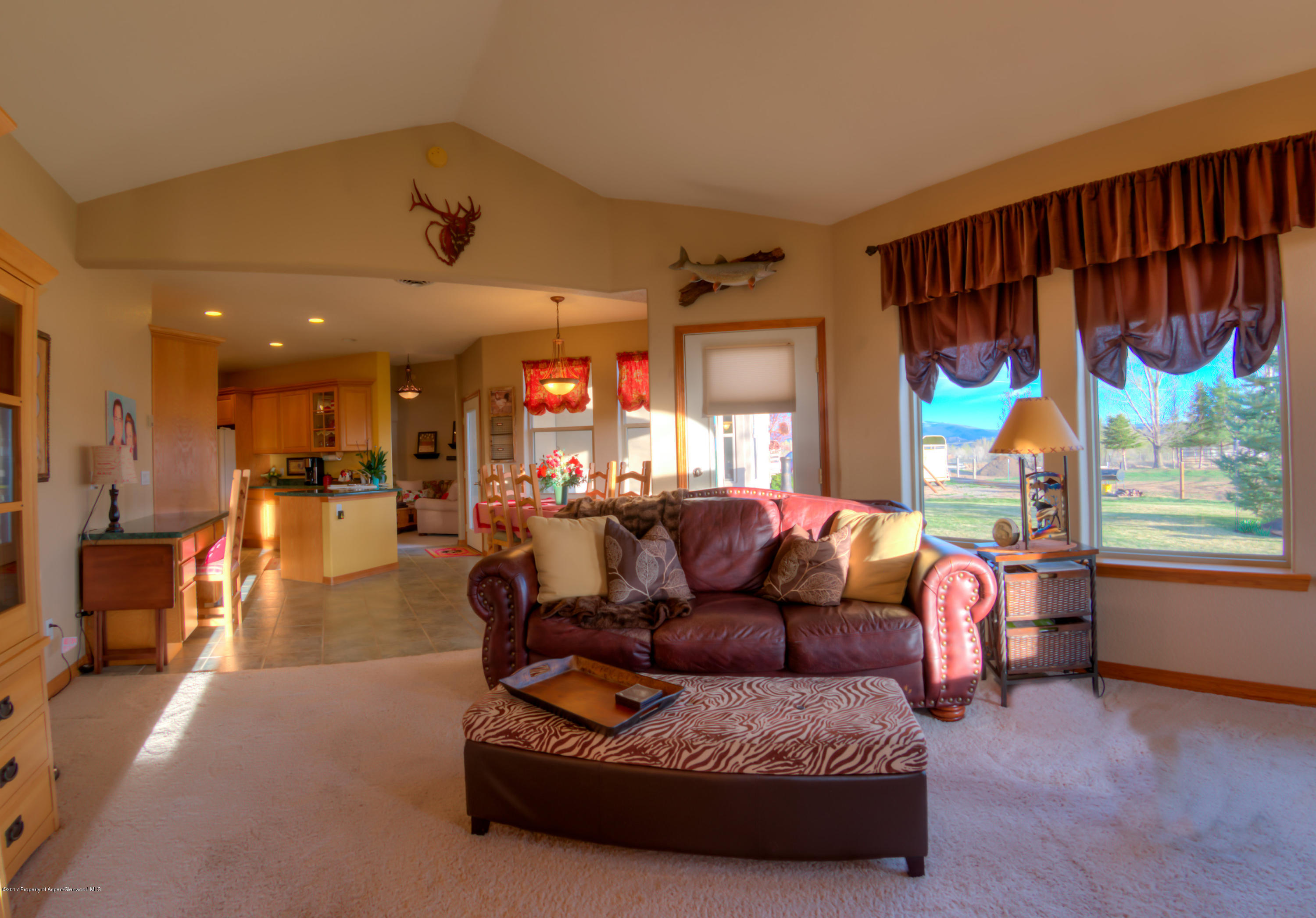 84 Lariat Road Silt, CO 81652 - Photo 6 of 30 LivingRoom2