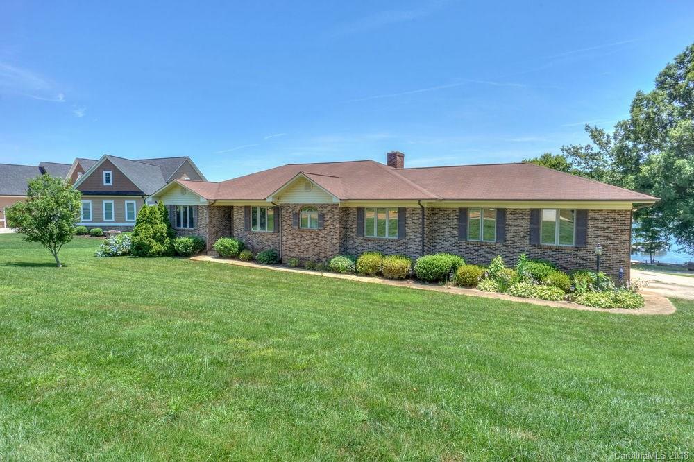 7733 Rabbit Circle Denver, NC 28037 - Photo 3 of 31 Gallery Image 3