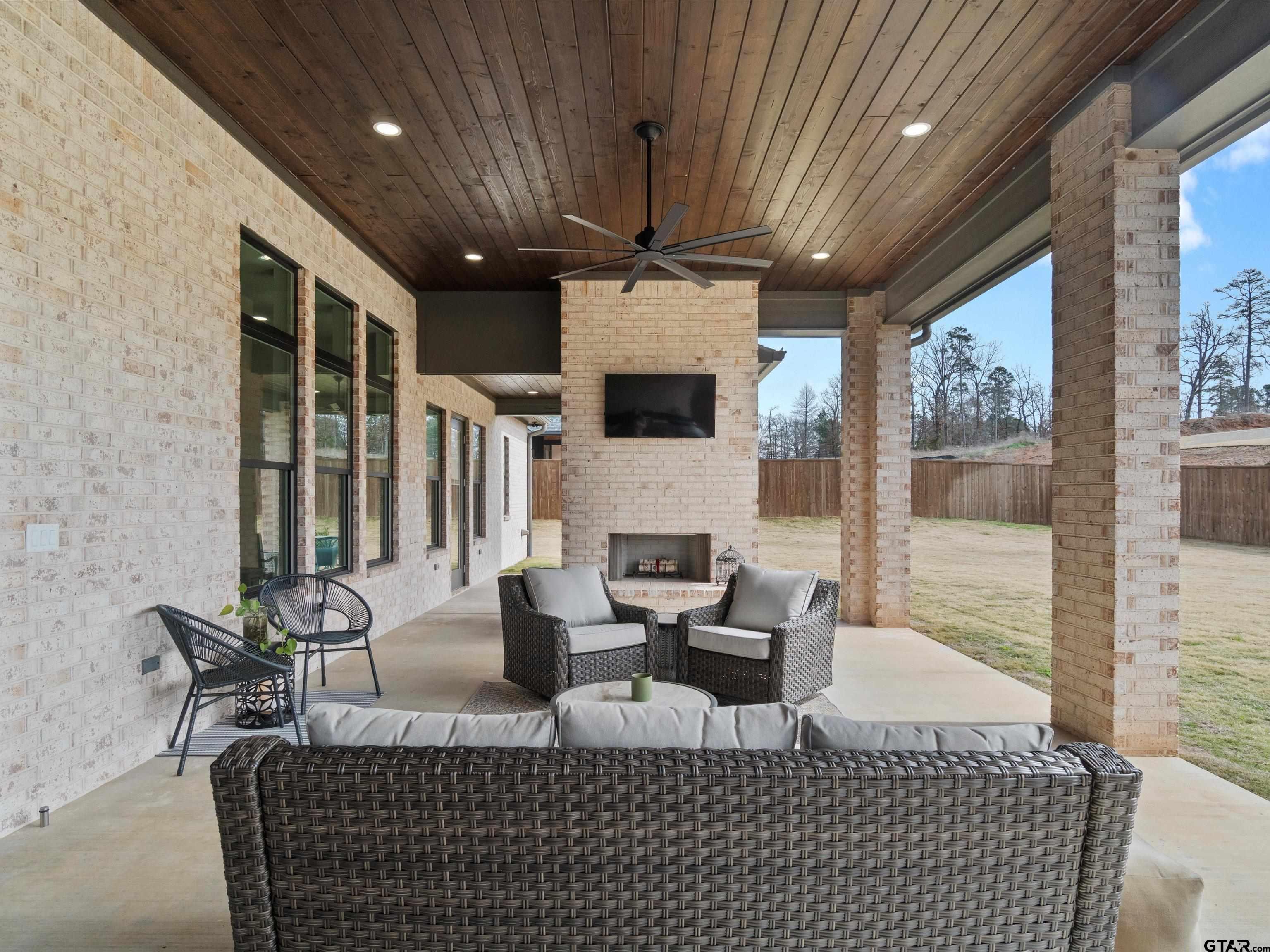 205 SHORTLEAF Lane Longview, TX 75605 - Photo 39 of 43