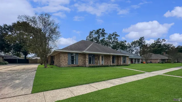 $389,900 | 15682 Malvern Hill Avenue, Baton Rouge, LA 70817