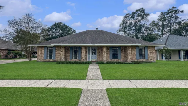 $389,900 | 15682 Malvern Hill Avenue, Baton Rouge, LA 70817