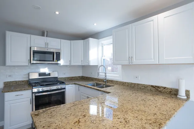 $220,000 | 12618 South Justine Street, Calumet Park, IL 60827