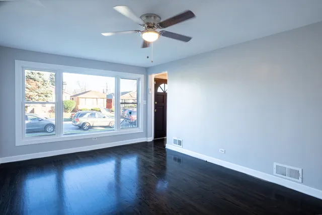 $220,000 | 12618 South Justine Street, Calumet Park, IL 60827