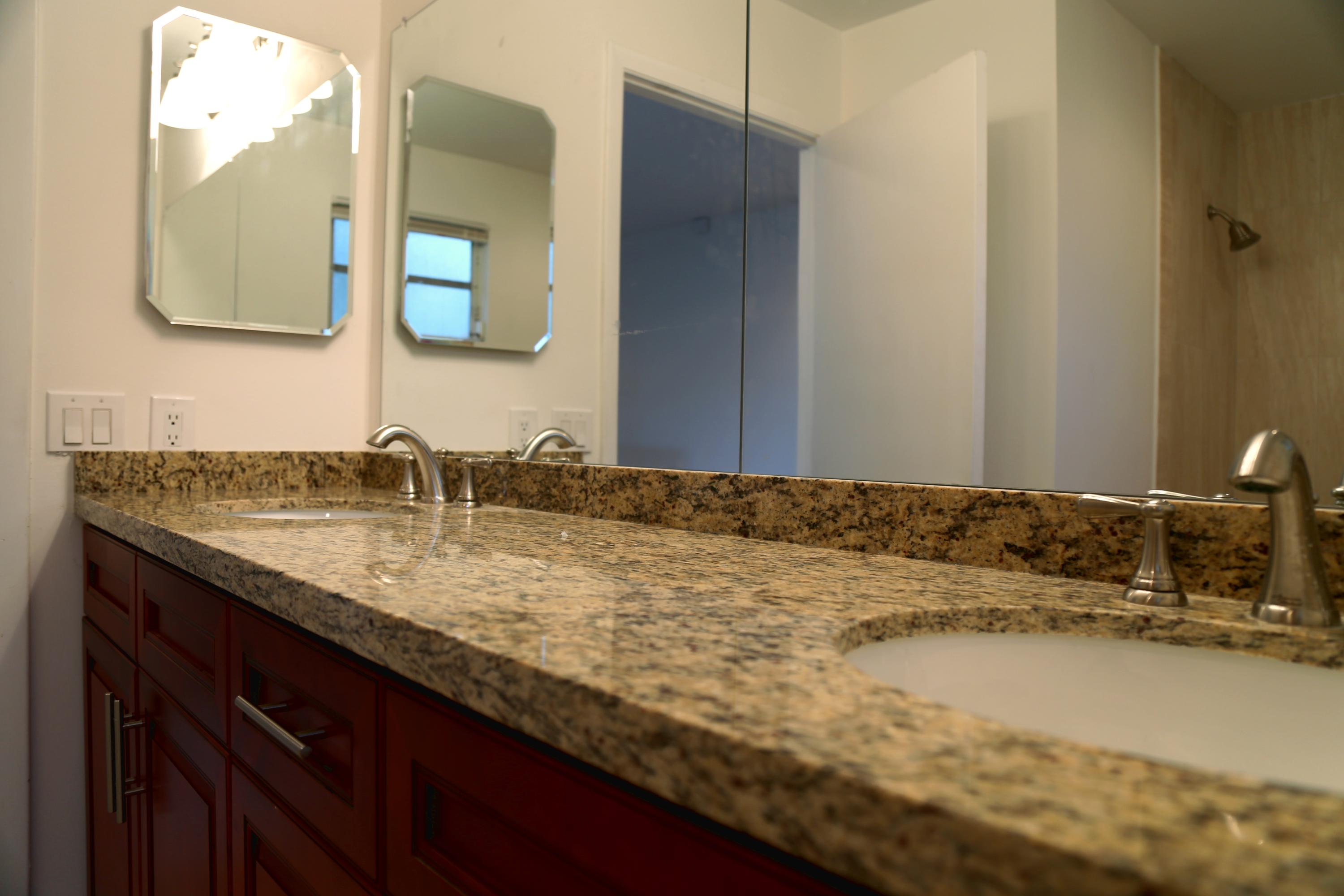 11131 Sandpoint Terrace Boca Raton, FL 33428 - Photo 54 of 68 Upstairs Bathroom 4