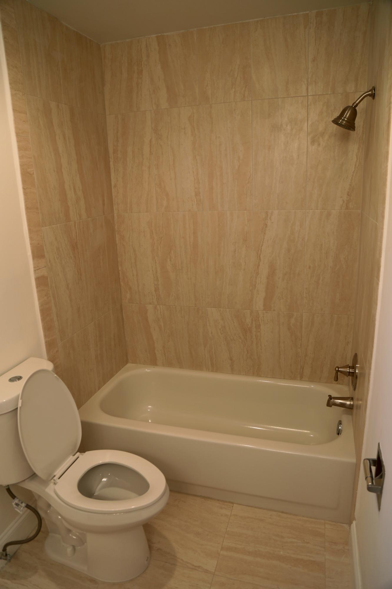11131 Sandpoint Terrace Boca Raton, FL 33428 - Photo 55 of 68 Upstairs Bathroom 3