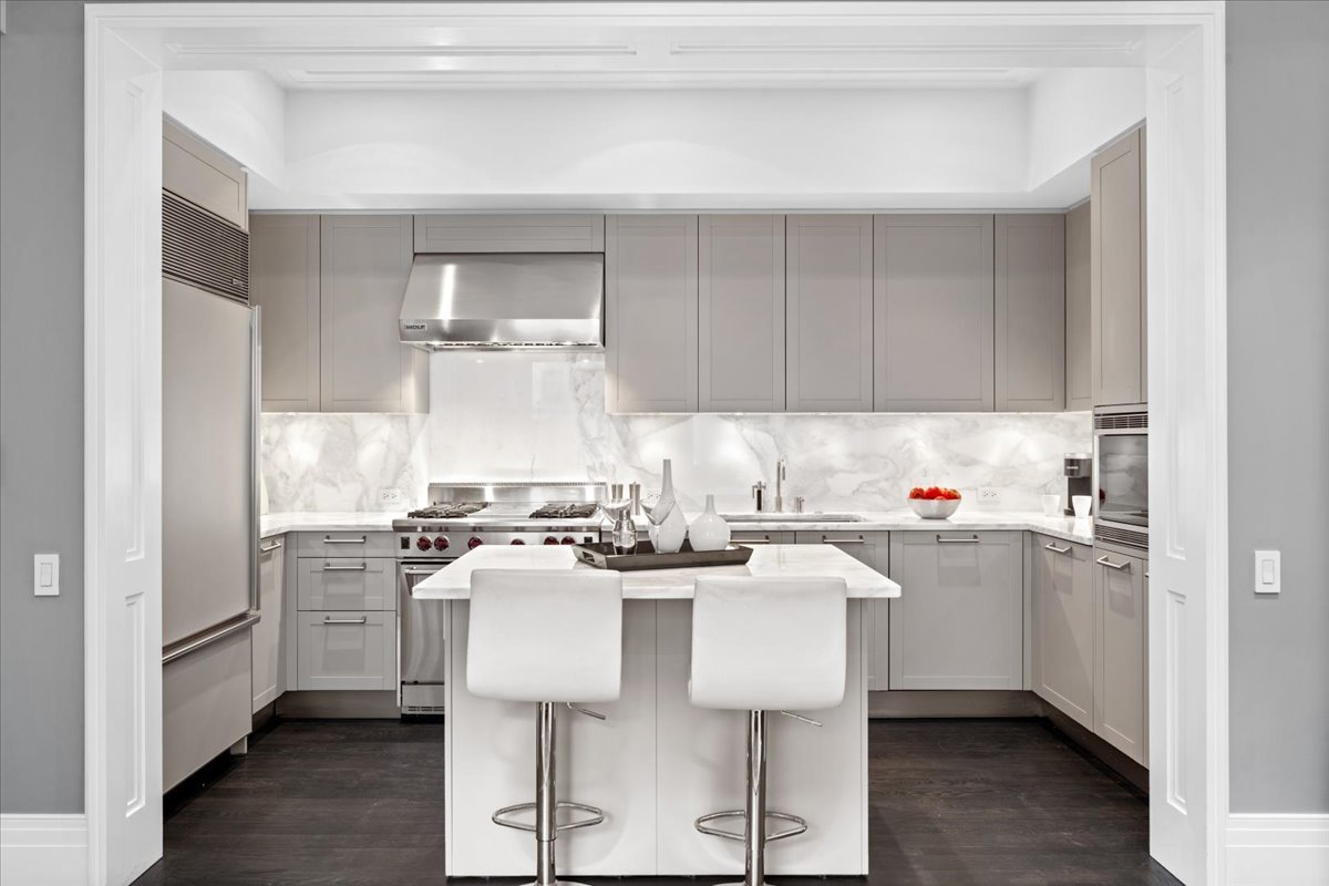 159 East Walton Place, Unit 6B Chicago, IL 60611 - Photo 11 of 28