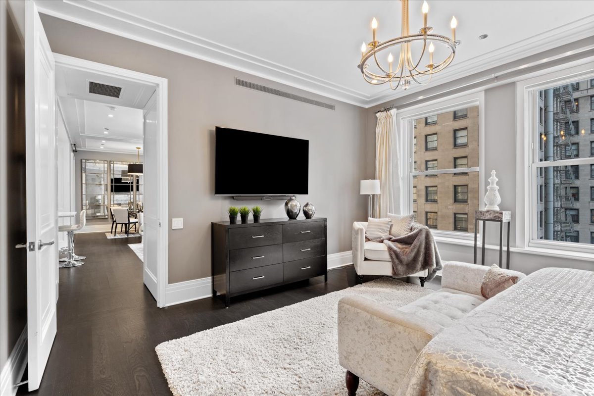 159 East Walton Place, Unit 6B Chicago, IL 60611 - Photo 15 of 28