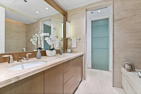 $699,900 | 159 East Walton Place, Unit 6B, Chicago, IL 60611