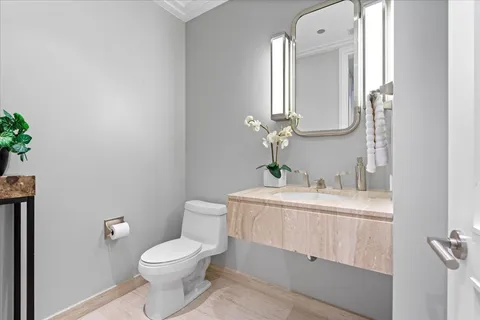 $699,900 | 159 East Walton Place, Unit 6B, Chicago, IL 60611