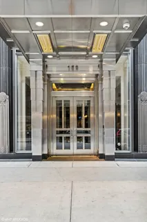 $699,900 | 159 East Walton Place, Unit 6B, Chicago, IL 60611