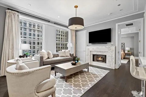 $699,900 | 159 East Walton Place, Unit 6B, Chicago, IL 60611