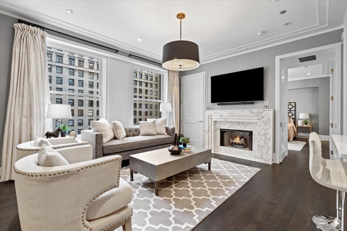 159 East Walton Place, Unit 6B Chicago, IL 60611 - Photo 7 of 28