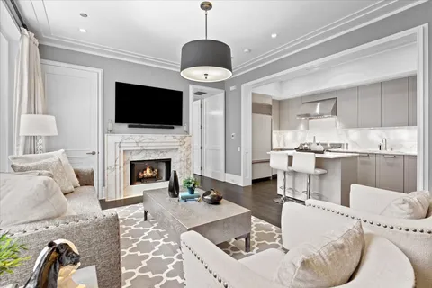 $699,900 | 159 East Walton Place, Unit 6B, Chicago, IL 60611