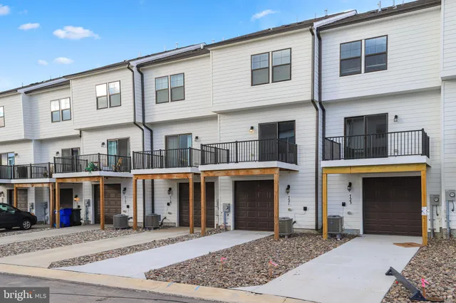 $2,600 | 721 Courier Lane, Frederick, MD 21701