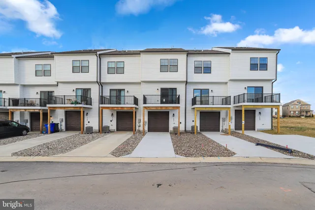 $2,600 | 721 Courier Lane, Frederick, MD 21701