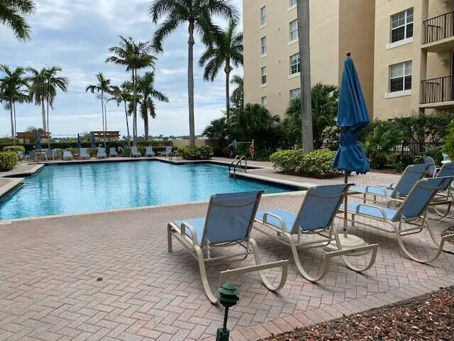 $2,000 | 1801 North Flagler Drive, Unit 432, West Palm Beach, FL 33407