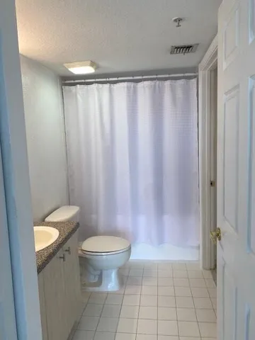 $2,000 | 1801 North Flagler Drive, Unit 432, West Palm Beach, FL 33407