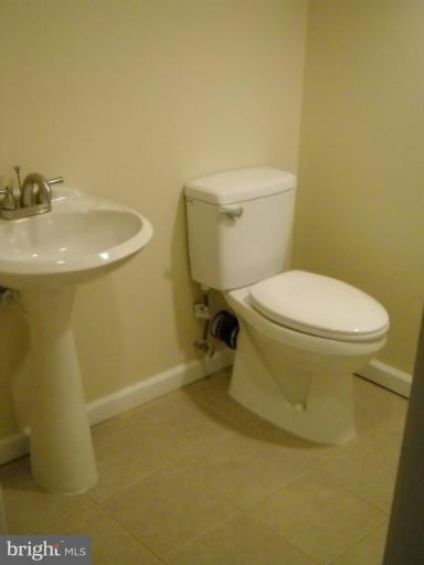 5408 Channing Road Baltimore, MD 21229 - Photo 2 of 25 Bath