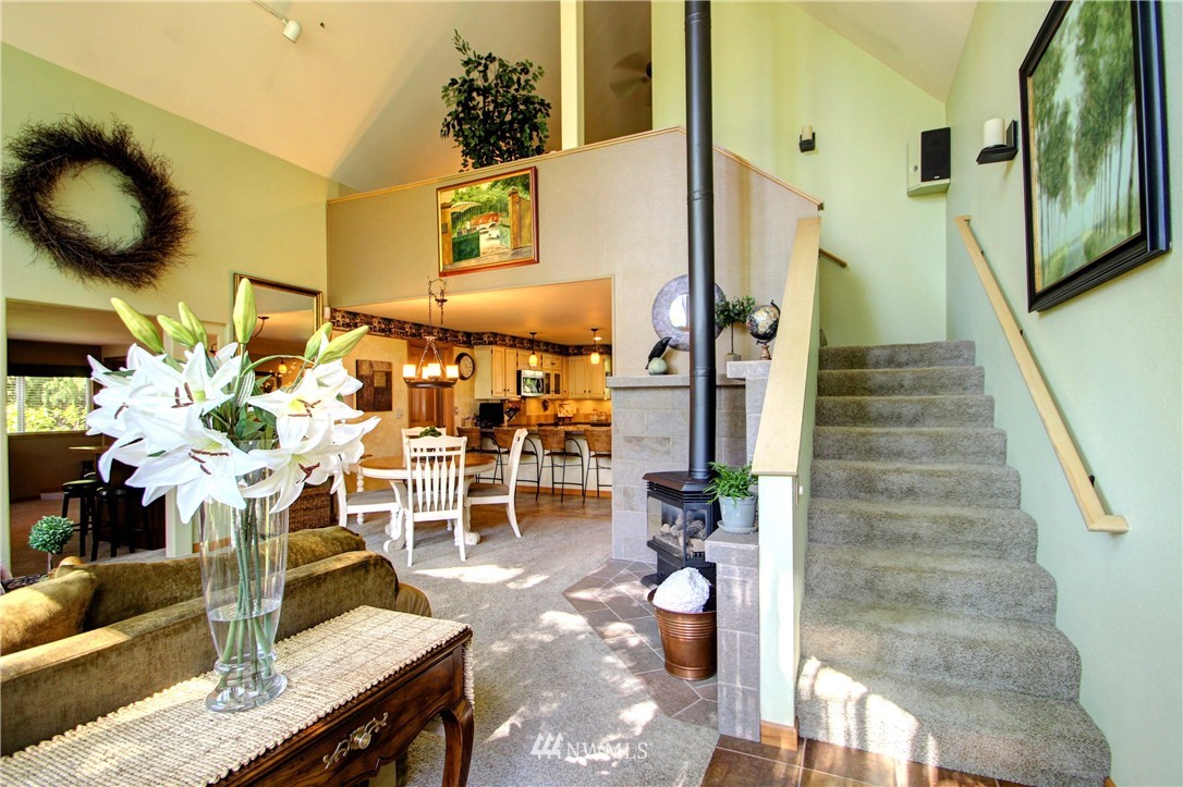17389 Blodgett Road Mount Vernon, WA 98274 - Photo 2 of 25 Gallery Image 2