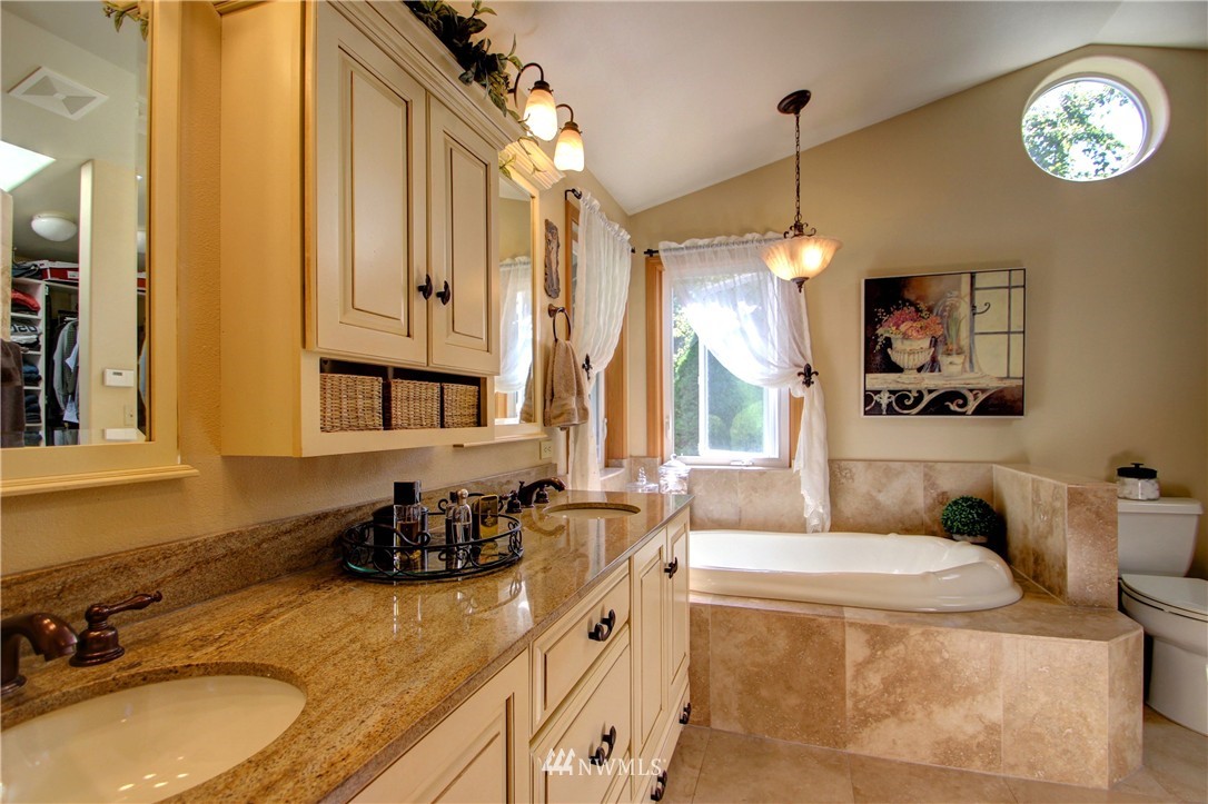 17389 Blodgett Road Mount Vernon, WA 98274 - Photo 13 of 25 Gallery Image 13