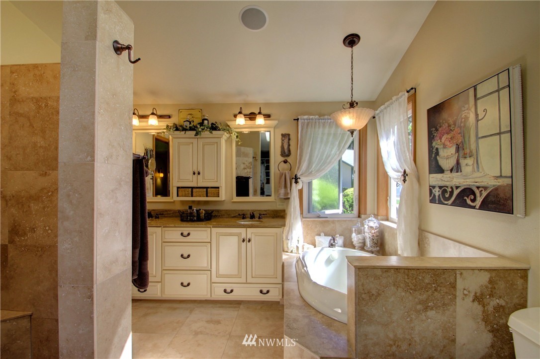 17389 Blodgett Road Mount Vernon, WA 98274 - Photo 14 of 25 Gallery Image 14
