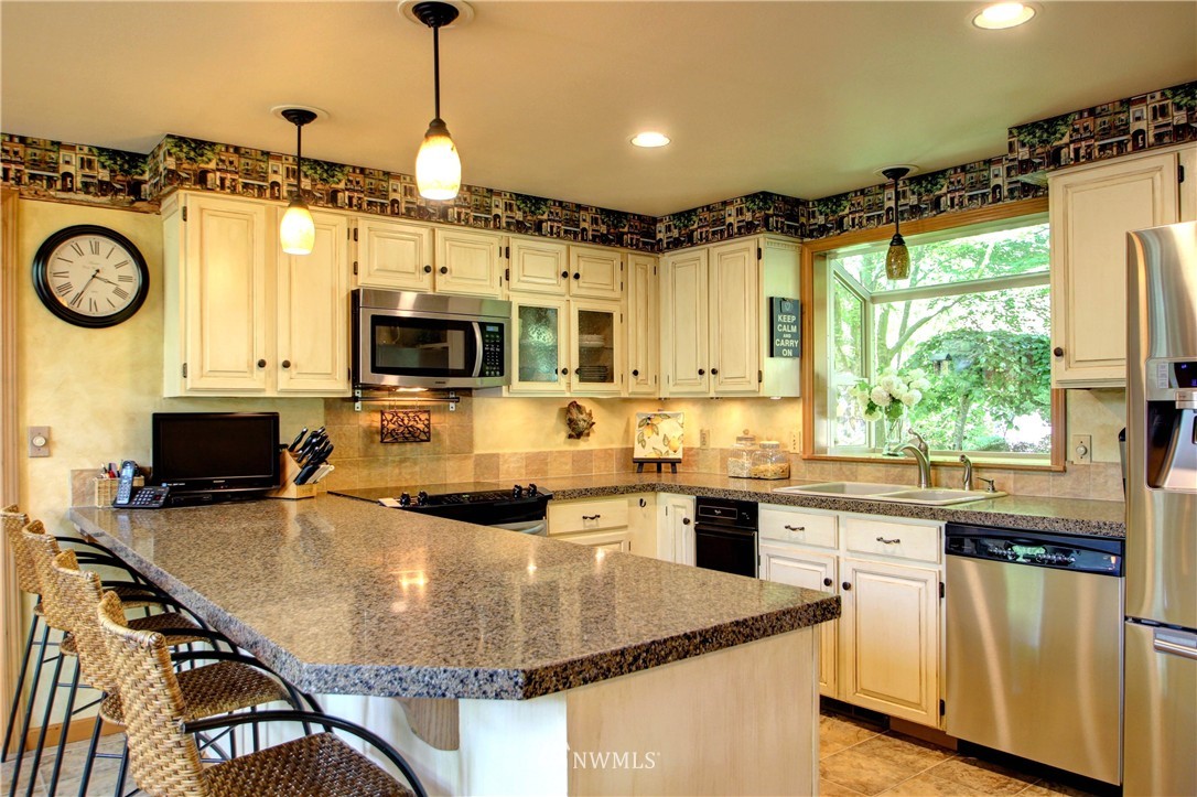 17389 Blodgett Road Mount Vernon, WA 98274 - Photo 4 of 25 Gallery Image 4