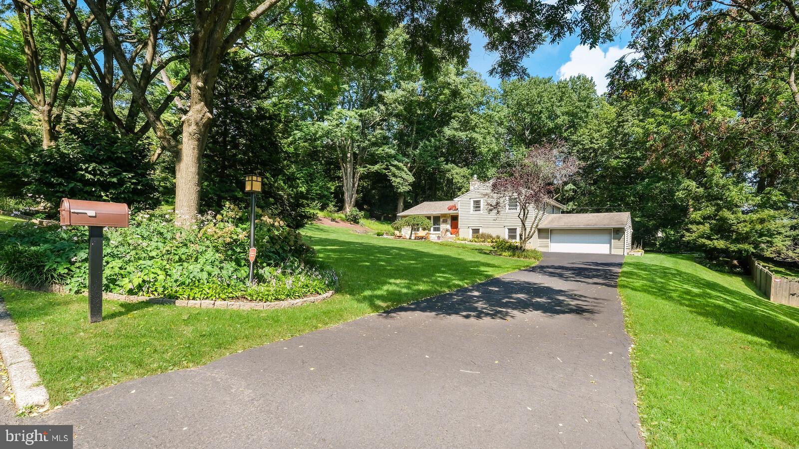 1277 Cox Road Rydal, PA 19046 - Photo 4 of 56
