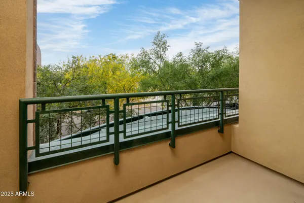 $389,900 | 16 West Encanto Boulevard, Unit 22, Phoenix, AZ 85003
