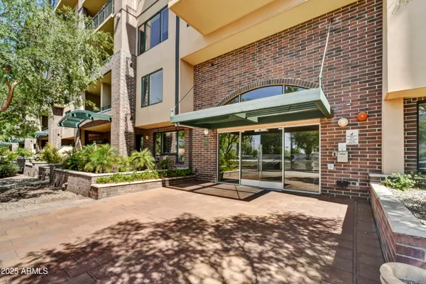 $389,900 | 16 West Encanto Boulevard, Unit 22, Phoenix, AZ 85003