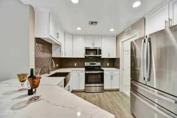 $389,900 | 16 West Encanto Boulevard, Unit 22, Phoenix, AZ 85003