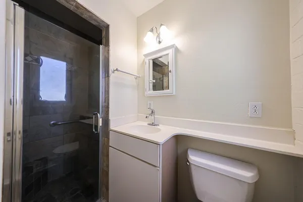 $2,300 | 7608 East 4th Street, Scottsdale, AZ 85251