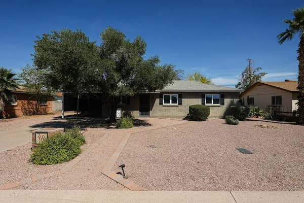 $2,300 | 7608 East 4th Street, Scottsdale, AZ 85251