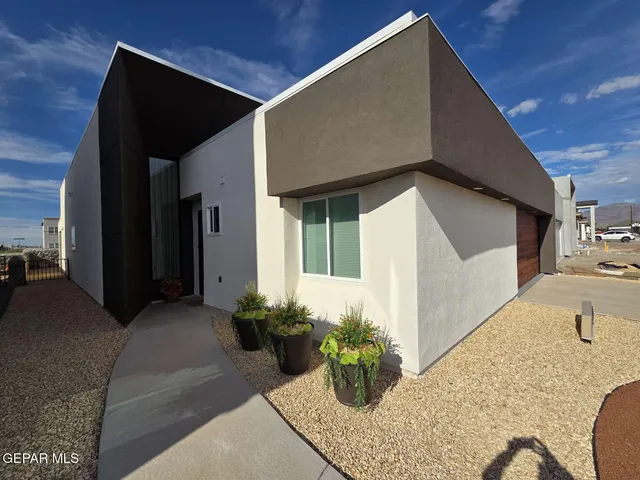 $429,000 | 929 Gulf Streams Avenue, El Paso, TX 79932